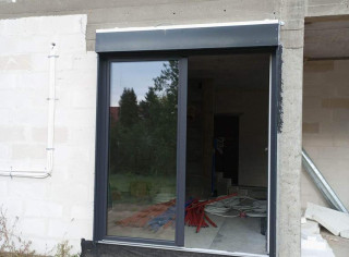 Żaluzje fasadowe, box 2 z dodatkowym dociepleniem nadproża